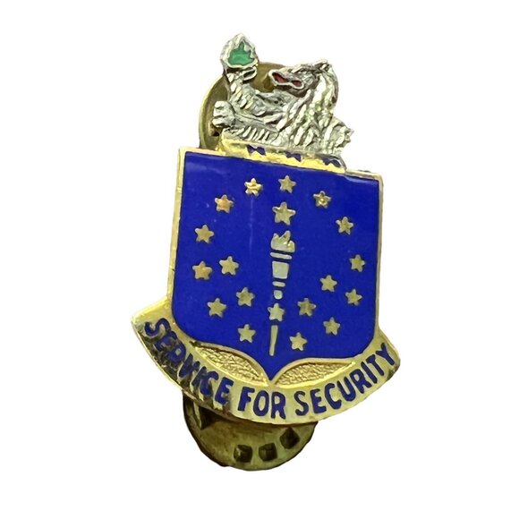 US Army National Guard Pin Indiana Crest Service for Security Vintage D22 - Picture 1 of 3